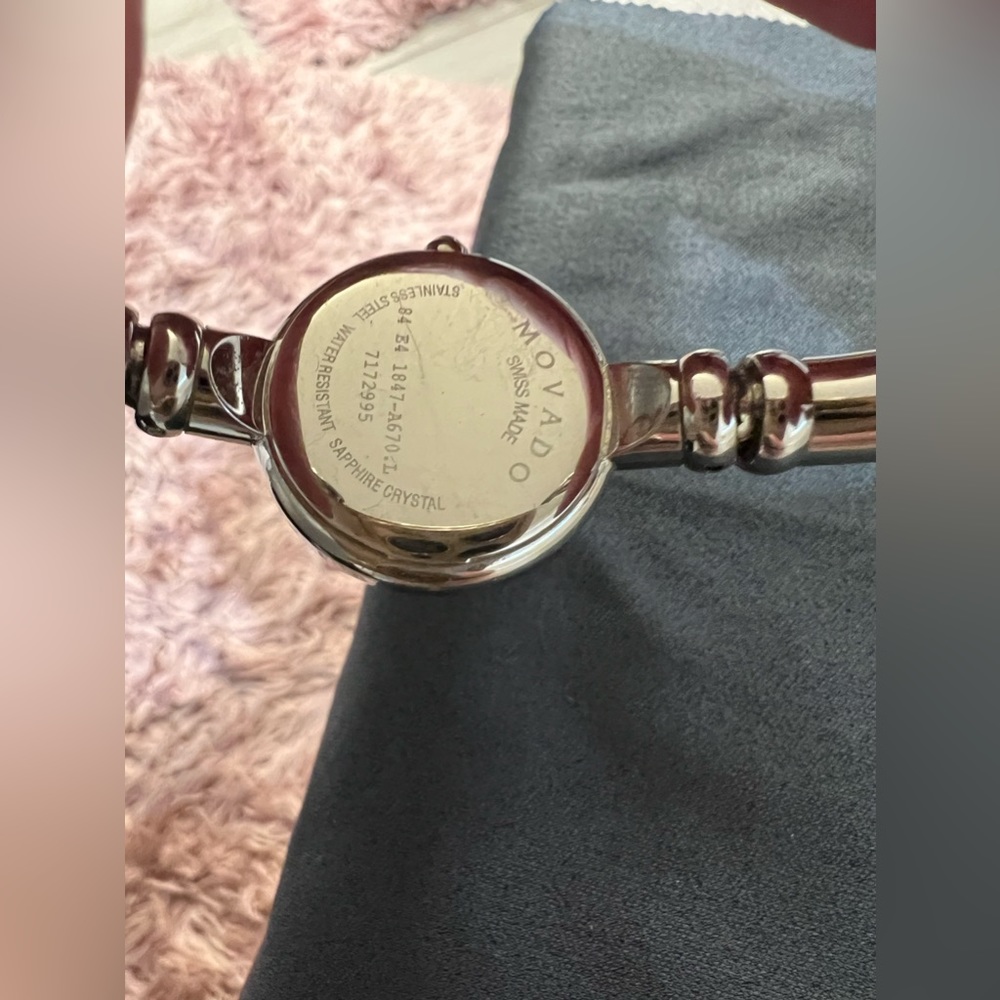 Movado Bareleto Ladies Watch. Silver. Mirror face. Needs new battery. - Picture 6 of 16